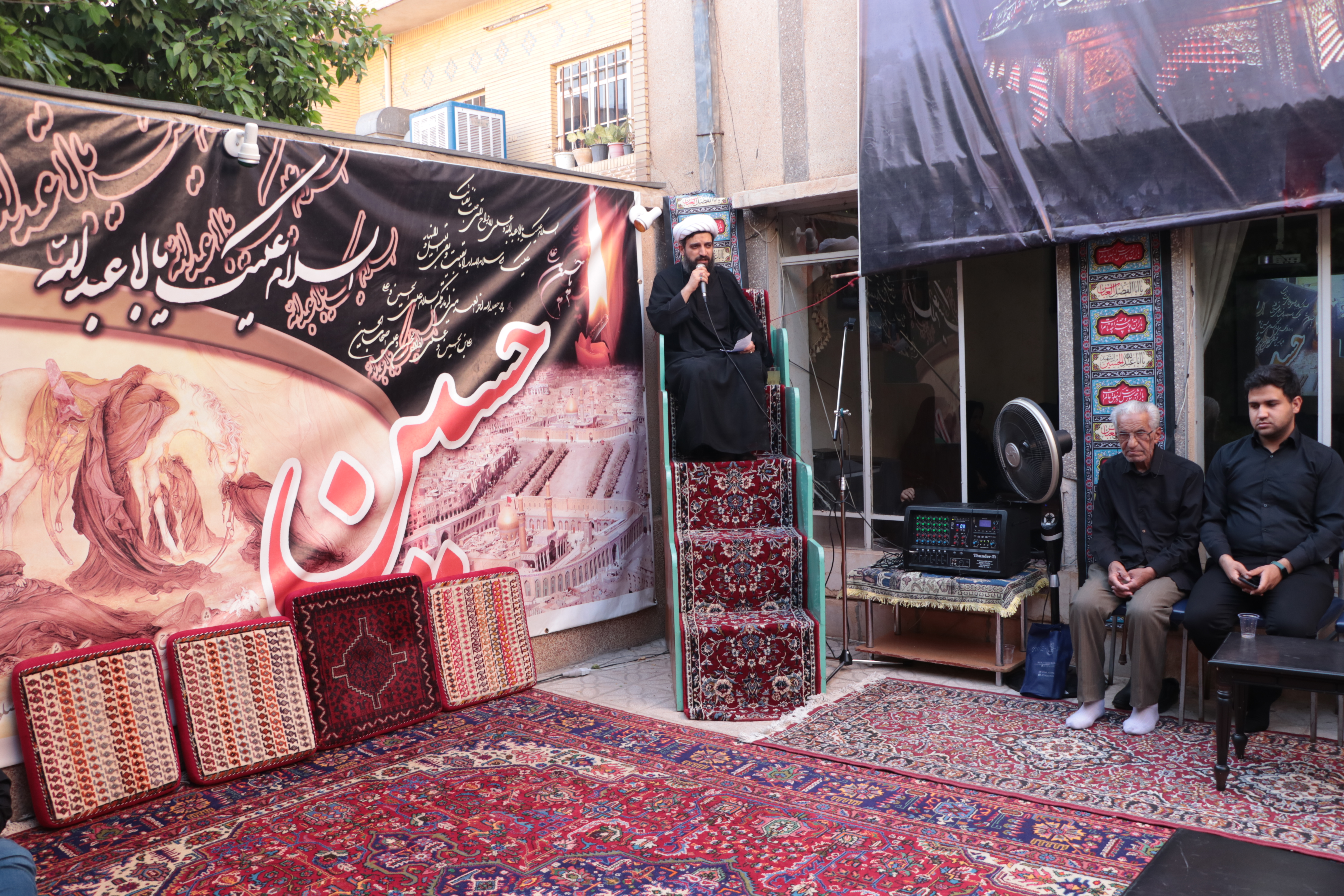تصاویر/ سخنرانی مدیر مدرسه علمیه منصوریه در روضه های خانگی
