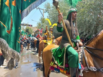 فیلم| حال و هوای نوش آباد در عاشورای حسینی