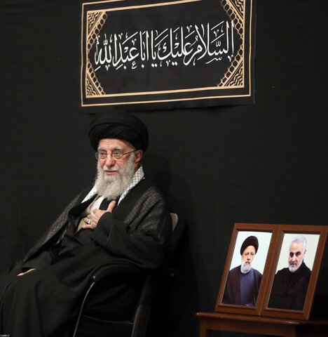 تصاویر/ مراسم عزاداری شب عاشورای حسینی با حضور رهبر انقلاب