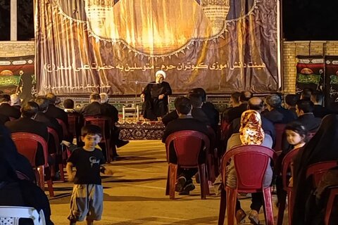 تصاویر/ هیئت دانش‌آموزی کبوتران حرم متوسلین به حضرت علی اصغر (ع) در شب عاشورای حسینی (ع) کرمانشاه