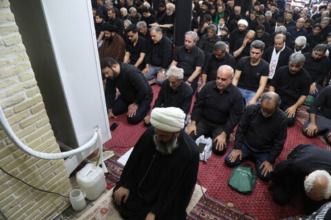 تصاویر / اقامه نماز ظهر عاشورا در مدرسه آقا " امام جعفر صادق (ع) " قم