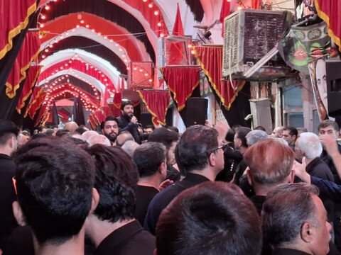 تصاویر/ مراسم سوگواری عاشو رای حسینی در بازار کاشان