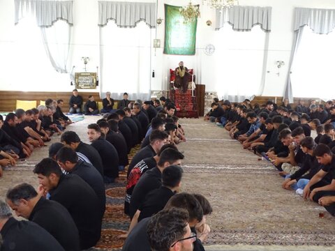 اقامه نماز جمعه ظهر عاشورا در شهرستان چهاربرج