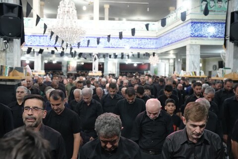 تصاویر/ اقامه عزا و نماز جماعت ظهر عاشورا در فردیس