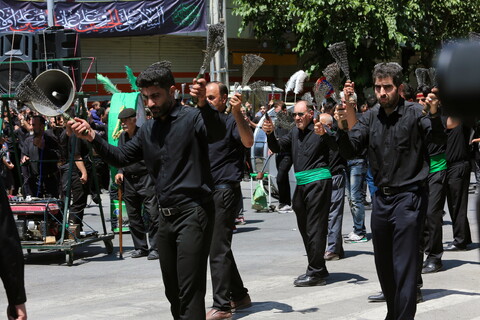 تصاویر/ عزاداری مردم شهرکرد در روز عاشورای حسینی