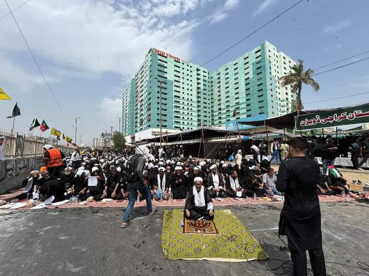 پاکستان بھر میں تاسوعائے حسینی کا جلوس برآمد؛ آئی ایس او کی جانب سے نمازِ جماعت کا اہتمام+تصاویر