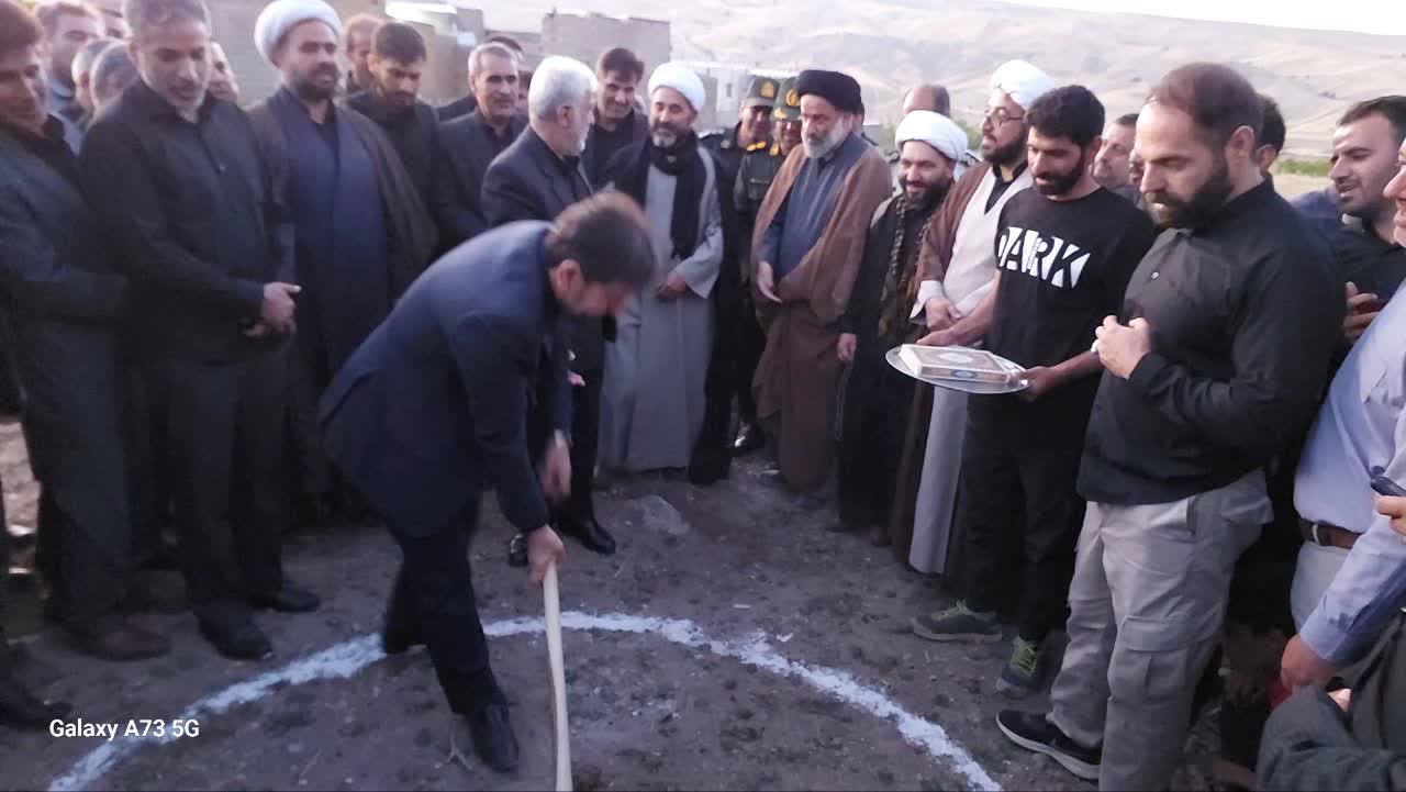 تصاویر/ کلنگ زنی مسجد امام حسین (ع) در روستای گوهر گوش دلفان