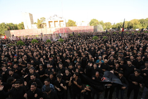 اجتماع عظیم یوم الحسین(ع) در اصفهان