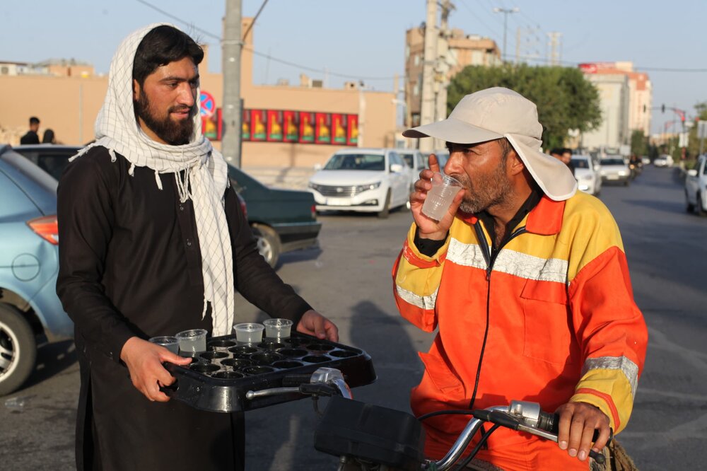 مجمع کریمۂ اہلبیتؑ قم المقدسہ کی جانب سے سبیل حسینی کا اہتمام+تصاویر