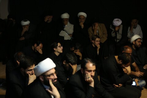 نصاویر/ مراسم عزاداری شب دوازدهم محرم در دفتر آيت الله فقیهی