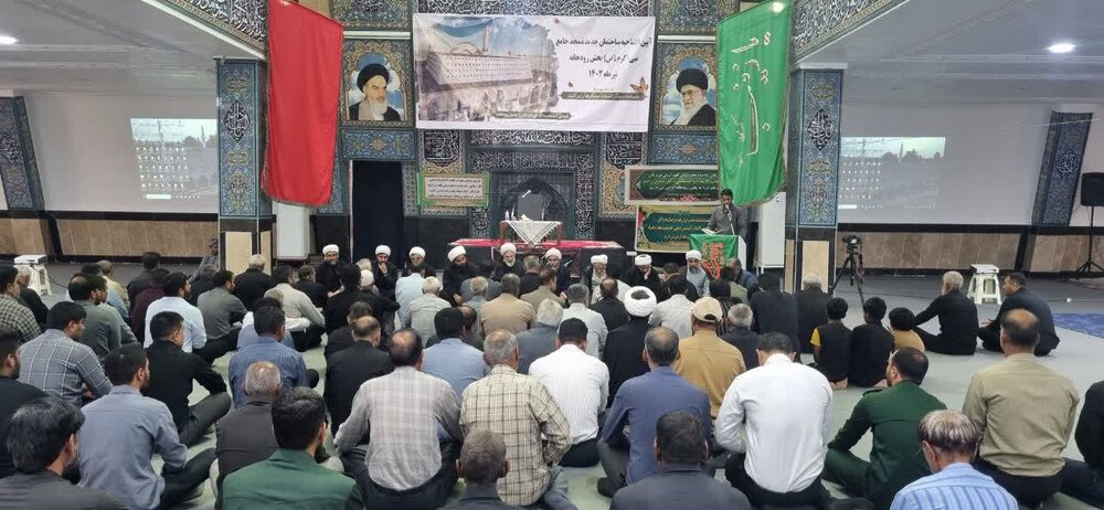 हमें पूरी दुनिया को क़याम-ए-आशुरा और इमाम हुसैन (अ) से परिचित कराना है