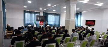 تصاویر/ درس اخلاق در جمع طلاب شرکت کننده در طرح ارتقایی شهید رئیسی در خوی