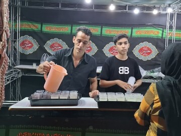 فیلم| پذیرایی موکب های حسینی نوش آباد در روز دوازدهم محرم