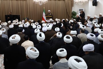 تصاویر/ دیدار جمعی از اساتید روحانی مدارس علمیه استان، دانشگاها، نیروهای مسلح و قضات با نماینده ولی فقیه در استان آذربایجان شرقی