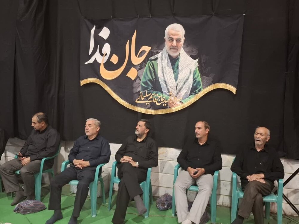 برگزاری مراسم شب سوم عزاداری دهه دوم محرم هیئت رزمندگان اسلام کاشان+عکس