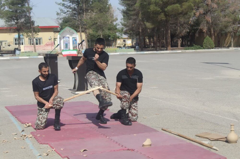 بصیرت نسبت به عملیات روانی دشمن، از عبرتها واقعه کربلا است