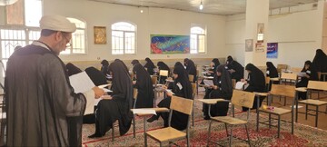 تصاویر/بازدید مدیر حوزه علمیه خواهران استان مرکزی از محل برگزاری آزمون سطح سه در اراک