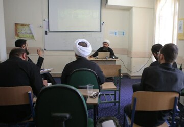 تصاویر / برگزاری دوره فن رثاء در همدان