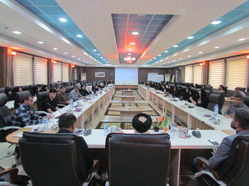 تصاویر/ نشست امام جمعه دیّر با دانش آموزان نخبه