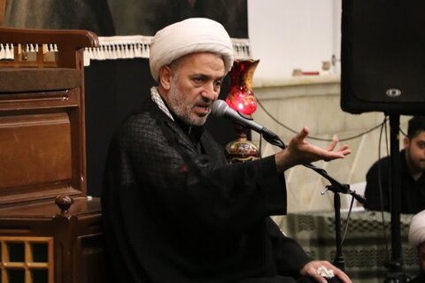 تصاویر/ برگزاری عزای امام حسین در دهه دوم محرم ، با سخنرانی حجت الاسلام میرزا محمدی