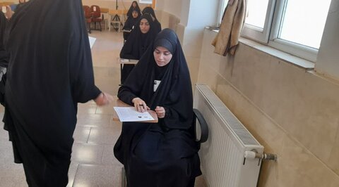 تصاویر/برگزاری آزمون ورودی سطح دو در مدرسه علمیه فاطمة الزهرا (س) ساوه