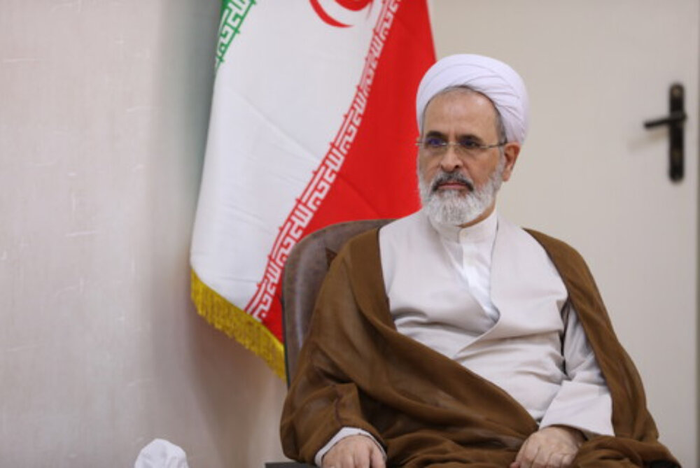 آية الله أعرافي يؤكد ضرورة التزام الحوزات العلمية بتوجيهات قائد الثورة ومراجع التقليد آية الله أعرافي يؤكد ضرورة التزام الحوزات العلمية بتوجيهات قائد الثورة ومراجع التقليد