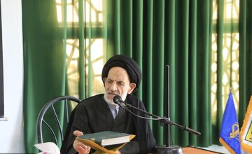 انسان برای رسیدن به کمال باید در بند خدا قرار گیرد