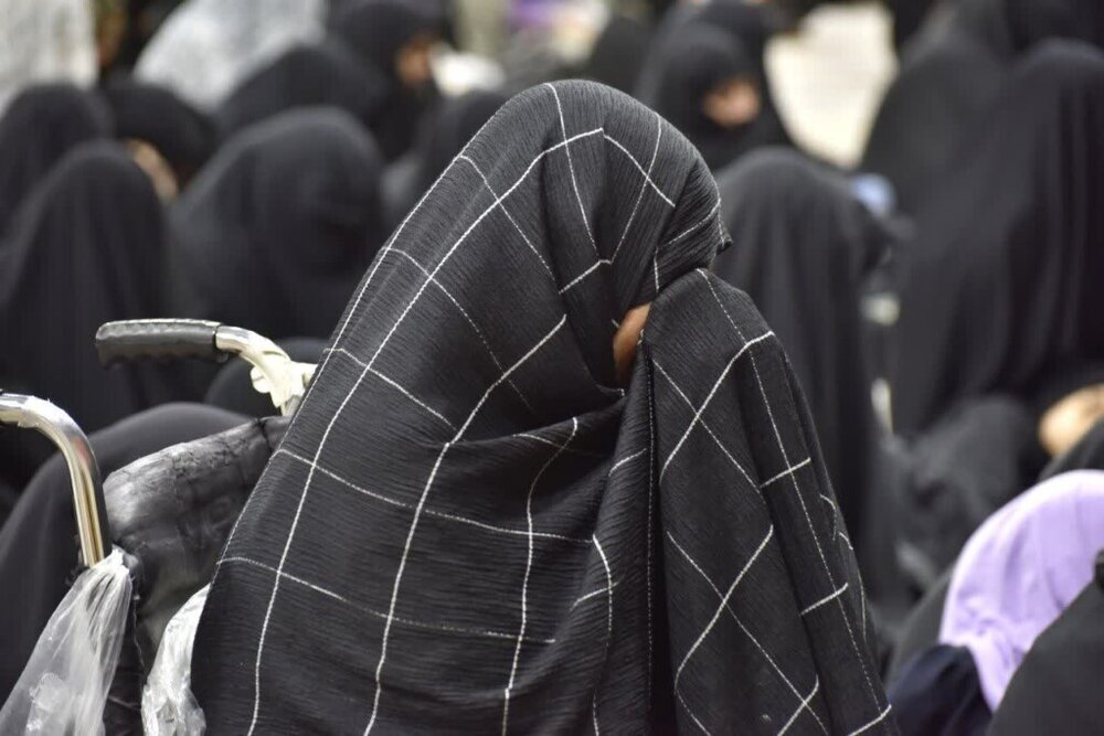 شرکت بیش از ۲۲ هزار نفر در محفل عزاداری بانوان حرم بانوی کرامت + تصاویر