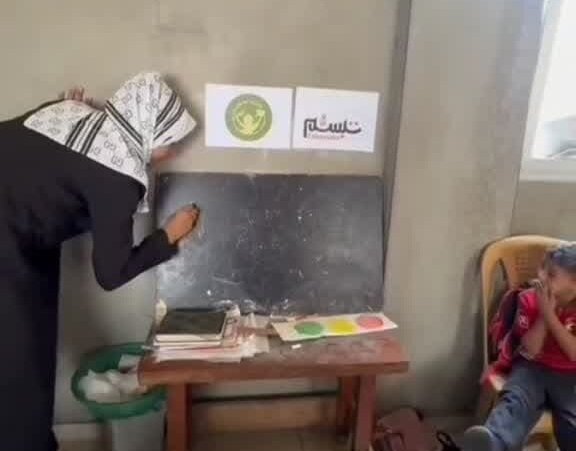 تحصیل در زیر بمباران ؛ نمادی از اراده کودکان فلسطینی برای پیروزی + عکس