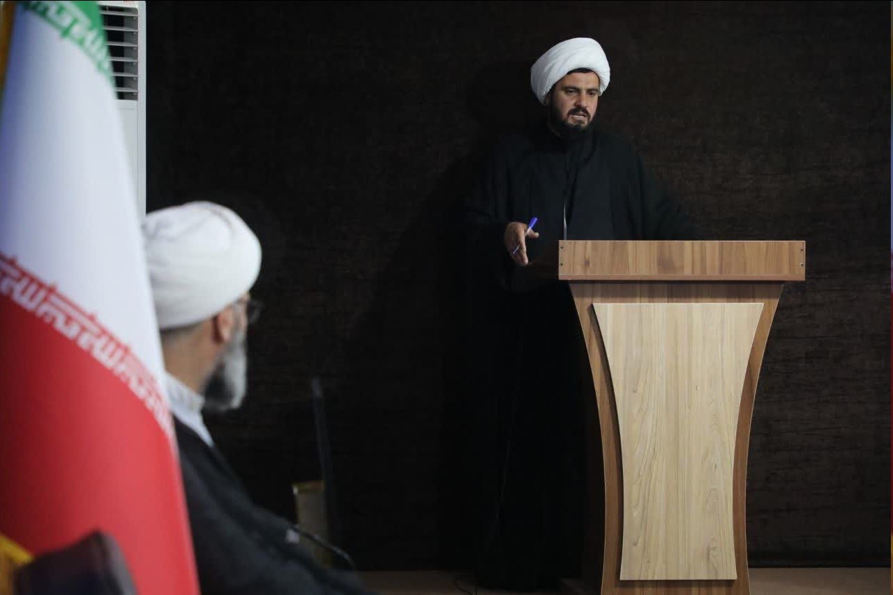 اجازه ندهید «میزهای خدمت» جنبه نمایشی و تشریفاتی پیدا کند!/اگر برای تشویق دیگران کار کنیم، راه را گم کردهایم