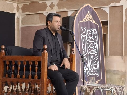 تصاویر/ زیارت عاشورا و عزاداری حضرت اباعبدالله الحسین(ع)در خانه تاریخی آل یاسین کاشان