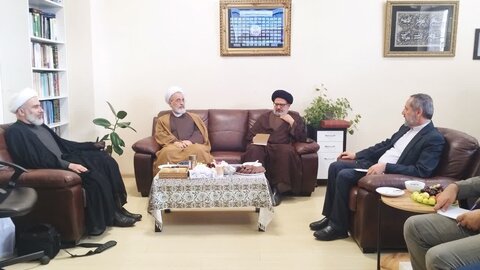 مدیر بنیاد ابن سینا در روسیه از آیت الله اعرافی استقبال کرد بازدید آیت الله اعرافی از بنیاد ابن سینا در شهر مشکو