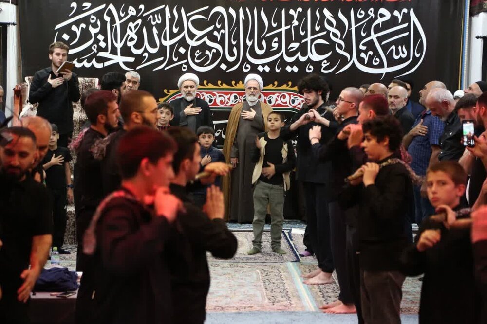آیت الله اعرافی در مجلس عزای سیدالشهدا در روسیه آیت الله اعرافی در مجلس عزای سیدالشهدا در روسیه