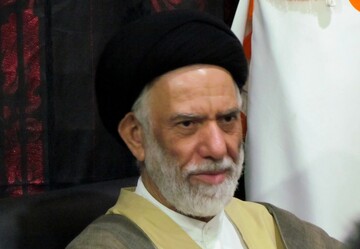 نمازجمعه محلی برای تبیین دستاوردهای انقلاب است