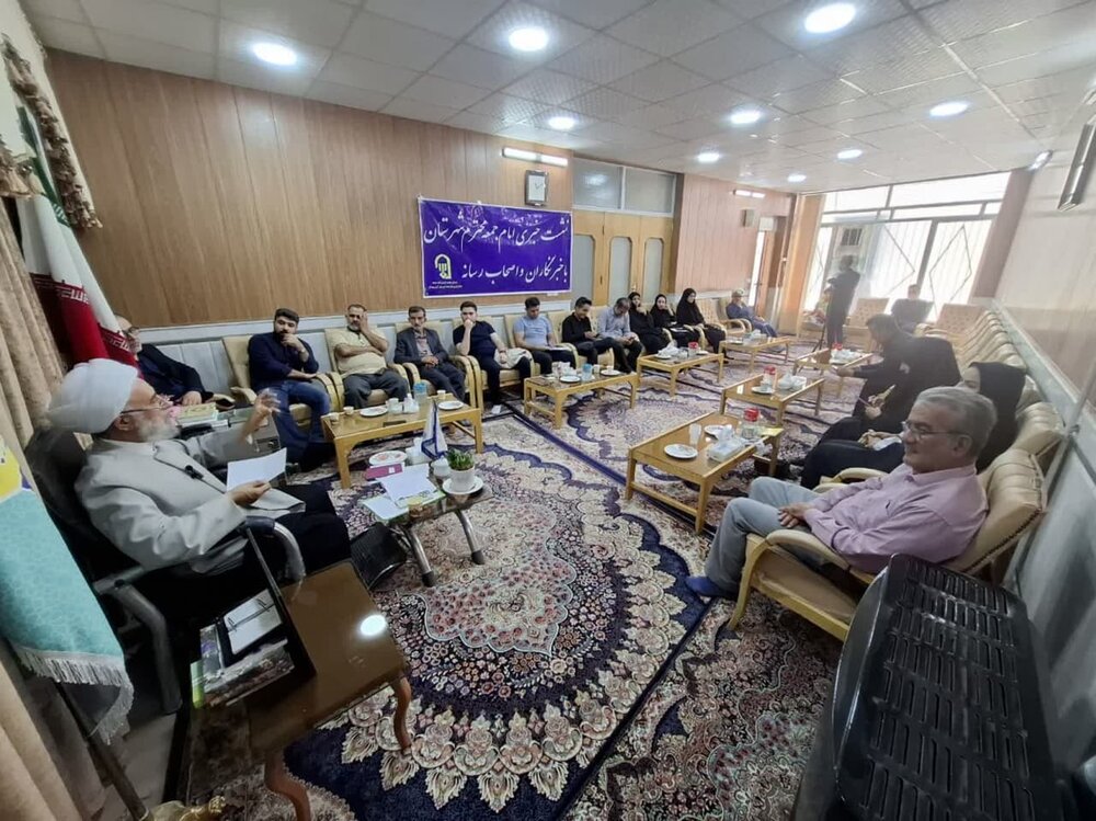 نماز جمعهای که در آن حرف سیاسی زده نشود، نماز جمعه نیست