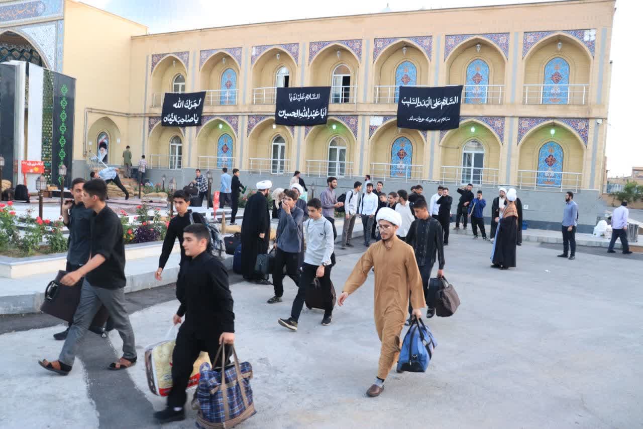 تصاویر/ اعزام طلاب مدرسه علمیه امام خامنه ای ارومیه به اردوی مشهد مقدس