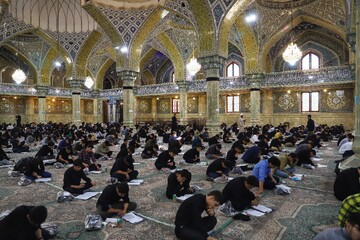 شرکت ۲۵۰ نفر در همدان در آزمون ورودی حوزه‌ علمیه