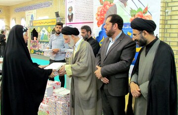 اعضای ستاد نمازجمعه بندر دیر تجلیل شدند