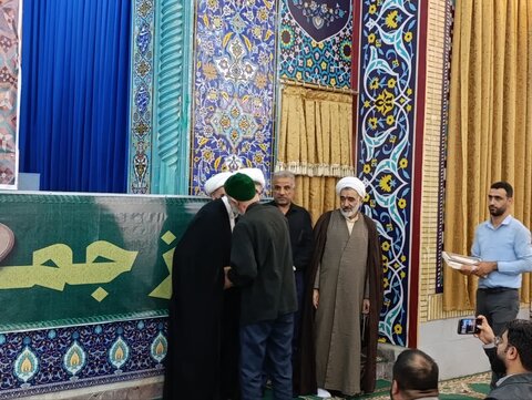 تقدیر از خادمین الصلاة در نمازجمعه بوشهر