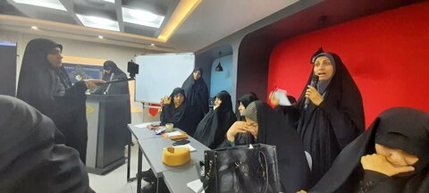 تصاویر/برگزاری مناظرات دوره بانوی مجاهد در اراک