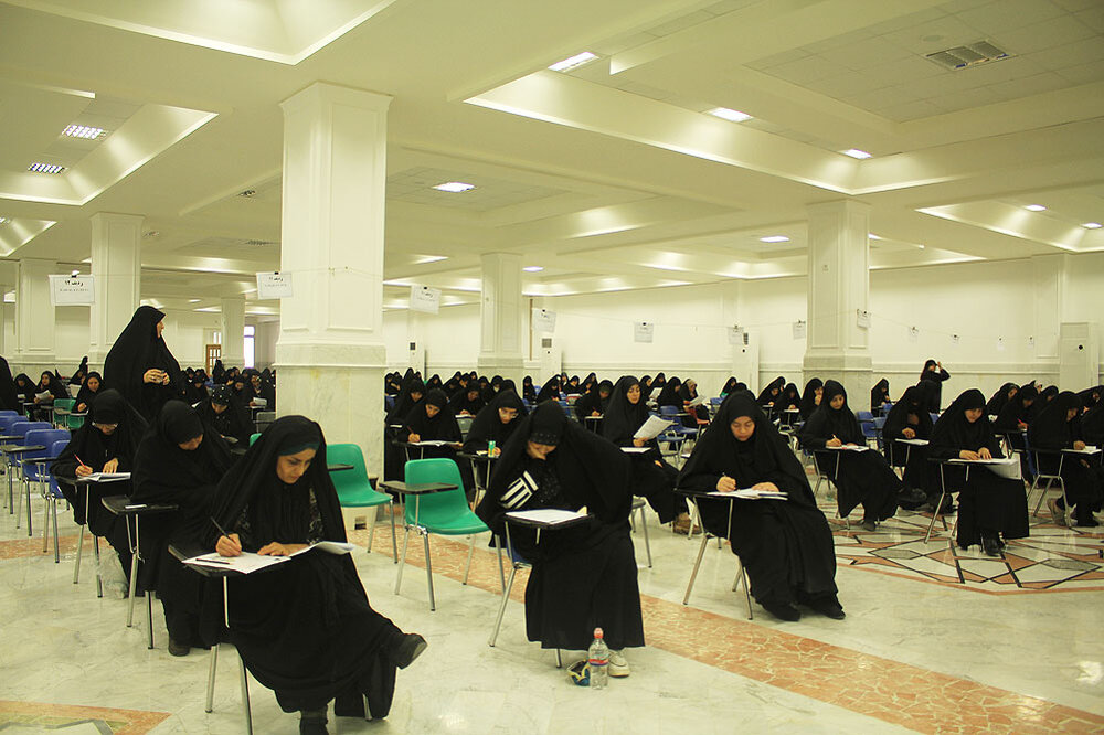 آزمون تکمیل ظرفیت جامعة الزهرا (س) برگزار شد