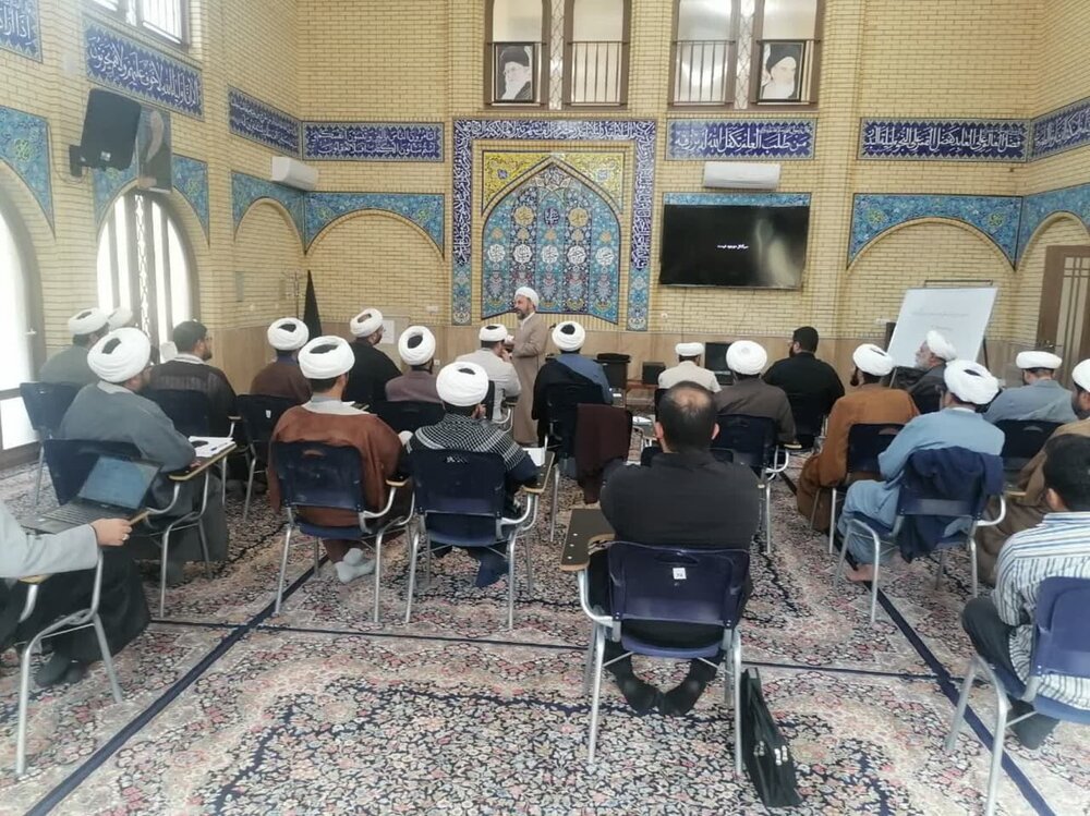 برگزاری اولین دوره تربیت مدرس مهارتهای پژوهشی در کرمان+ عکس