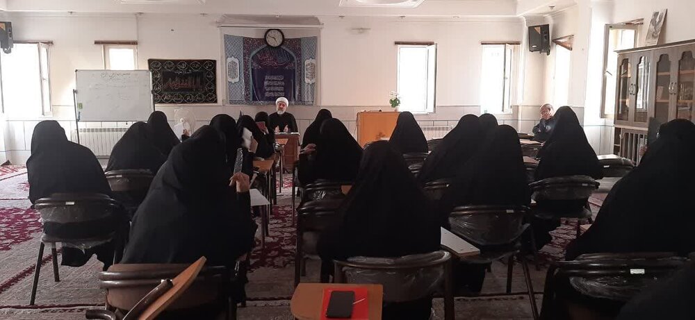 برگزاری دوره ترمیمی بیّنات در سمنان + عکس