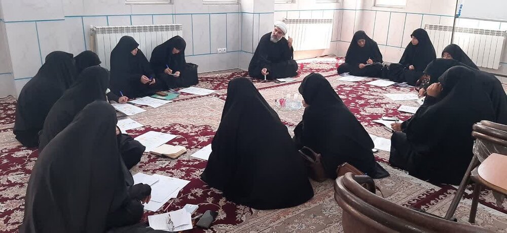 برگزاری دوره ترمیمی بیّنات در سمنان + عکس