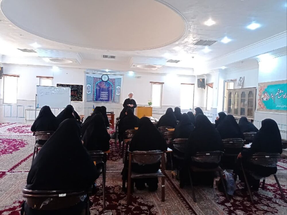 برگزاری دوره ترمیمی بیّنات در سمنان + عکس