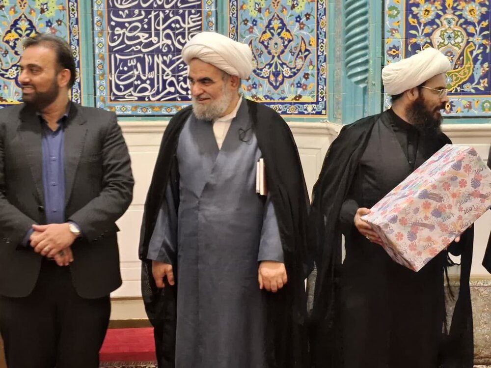 نماز جمعه قرارگاه تجدید پیمان با ولایت است