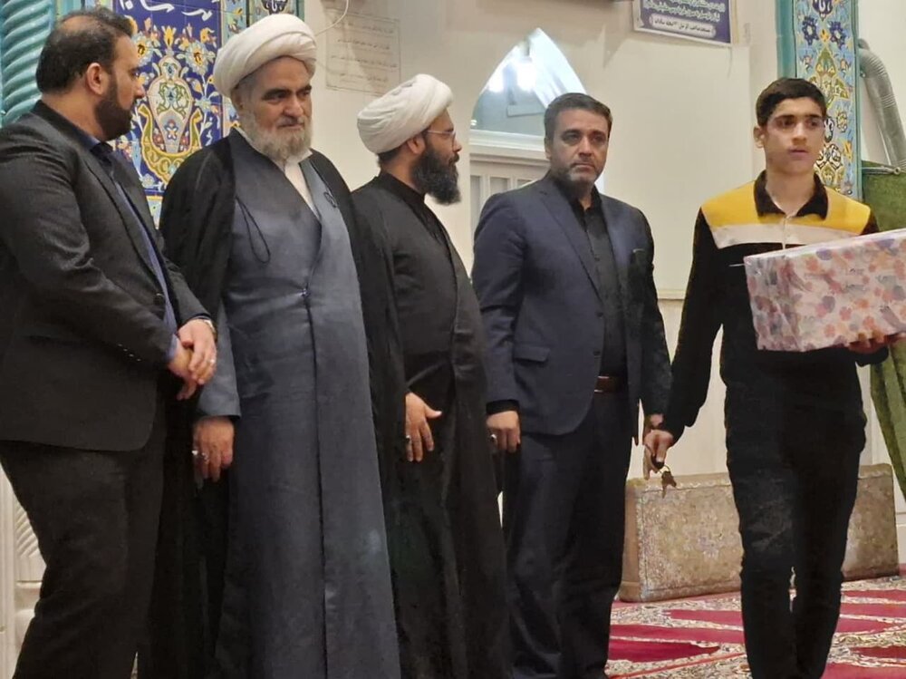 نماز جمعه قرارگاه تجدید پیمان با ولایت است