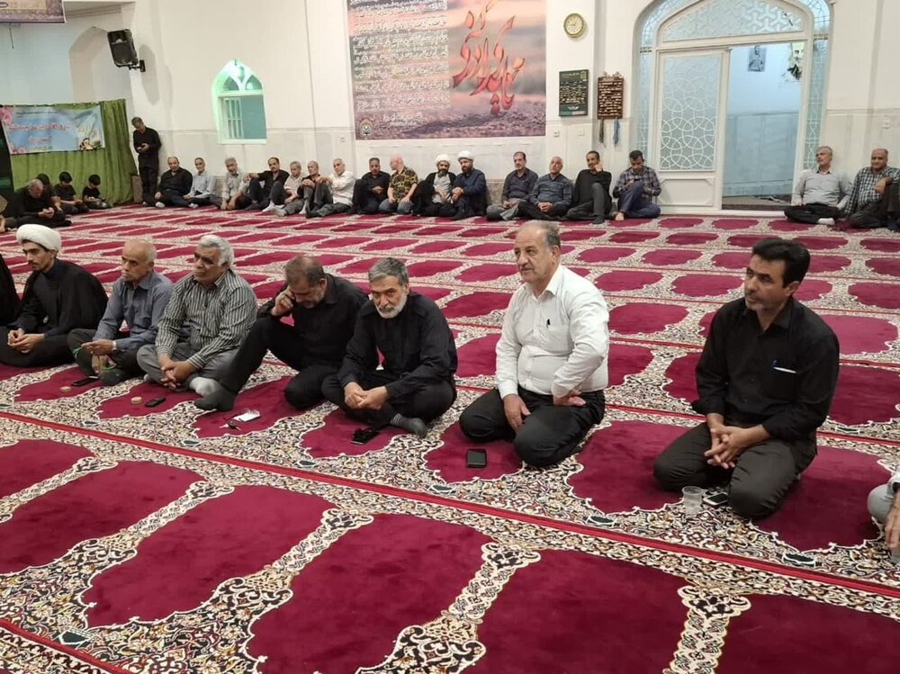 نماز جمعه قرارگاه تجدید پیمان با ولایت است