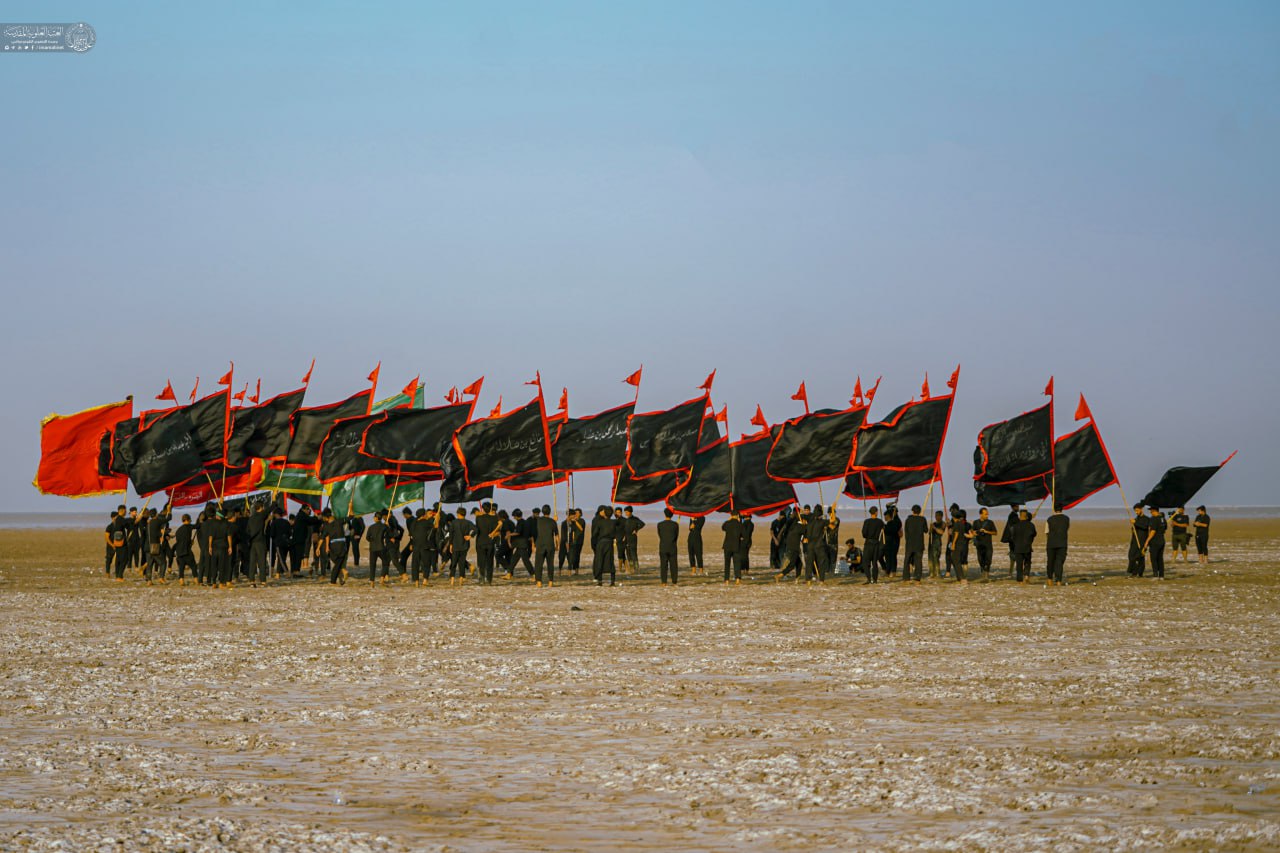 Arbaeen Pilgrims walk from Ras al-Bisheh to Karbala