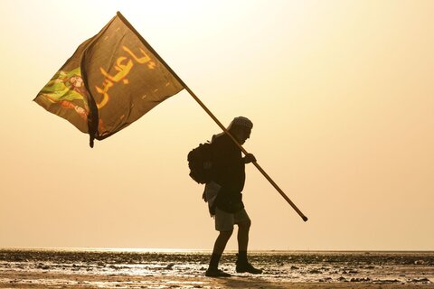 مسيرة زوار الأربعينية مشيا على الأقدام من رأس البيشة إلى كربلاء